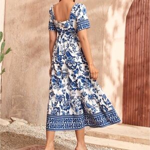 Women’s Blue and White Floral Summer Dress with Pearl buttons Size 2XL